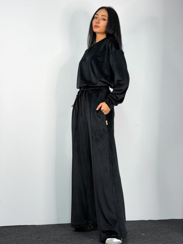 Fashion Limousine | Victoria Black Velvet Set