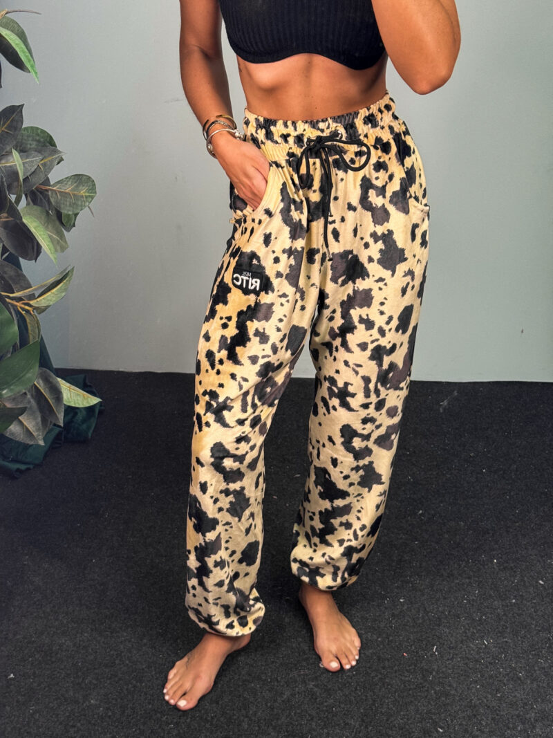 Βελουτέ Παντελόνι Raina Beige Cow Print - Image 3