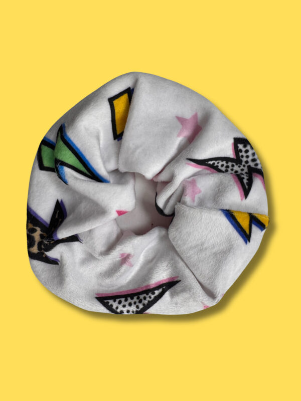 Scrunchie Daisy White Lightning Bolt Print