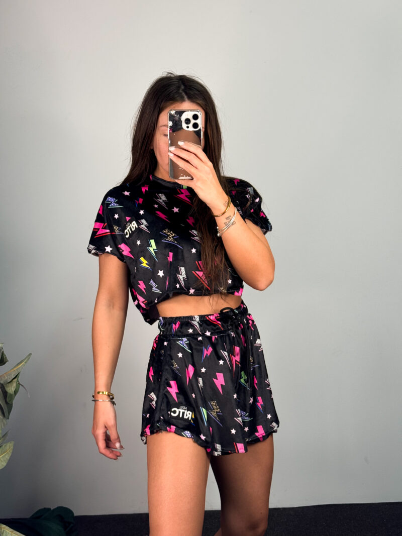 Βελουτέ Σετ Shorts Greta Black Lightning Bolt Print - Image 3