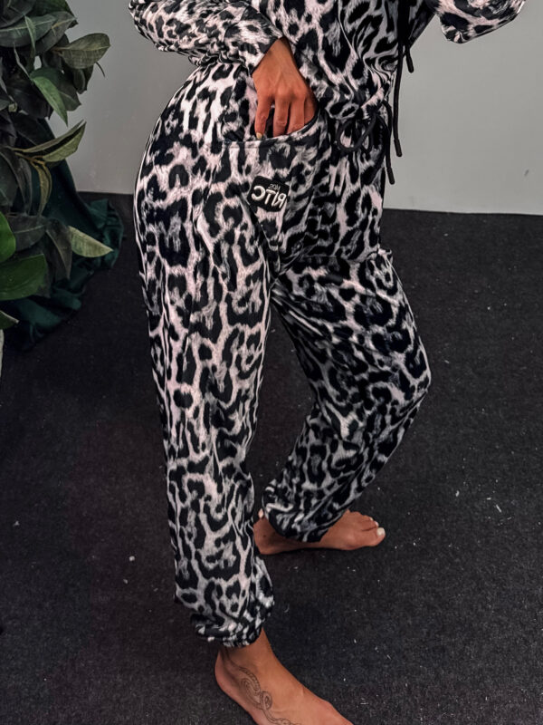 Βελουτέ Παντελόνι Raina White Leopard Print