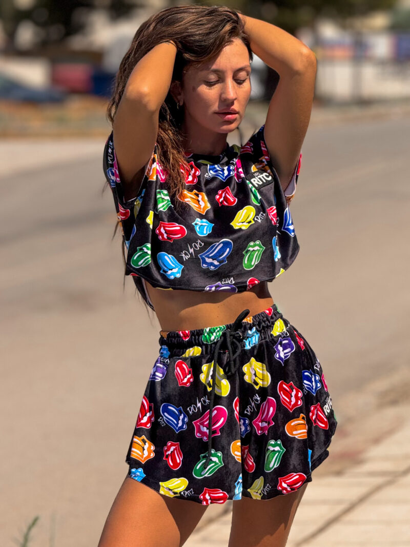 Βελουτέ Σετ Shorts Greta Black Tongues Print - Image 6
