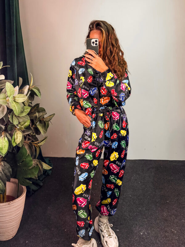 Βελουτέ Σετ Trinity Black Tongues Print