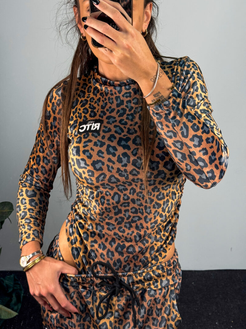 Μακρυμάνικο Βελουτέ Κορμάκι Lexie Golden Leopard Print - Image 4