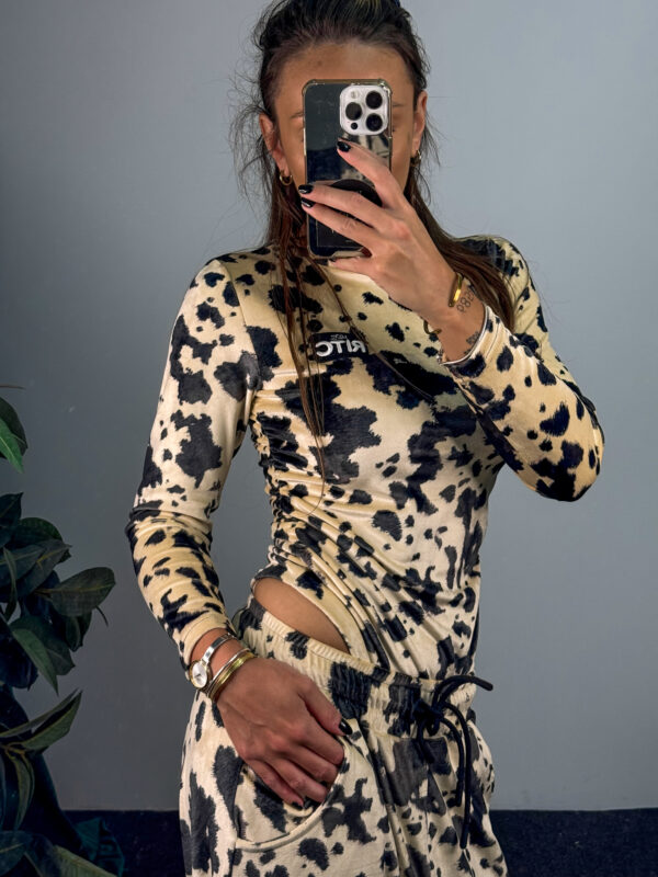 Μακρυμάνικο Βελουτέ Κορμάκι Lexie Beige Cow Print