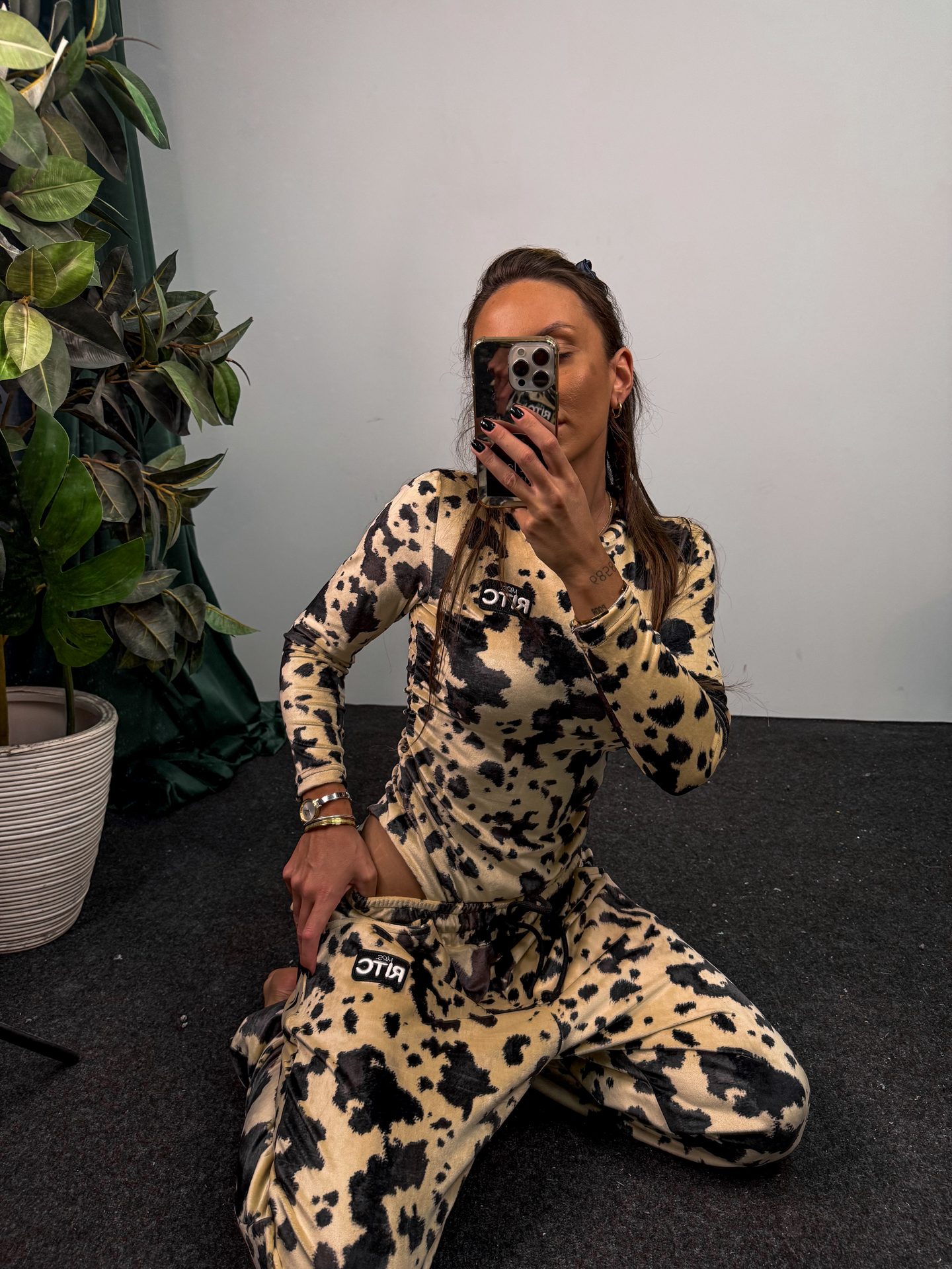 Βελουτέ Σετ Nina Beige Cow Print - Image 6