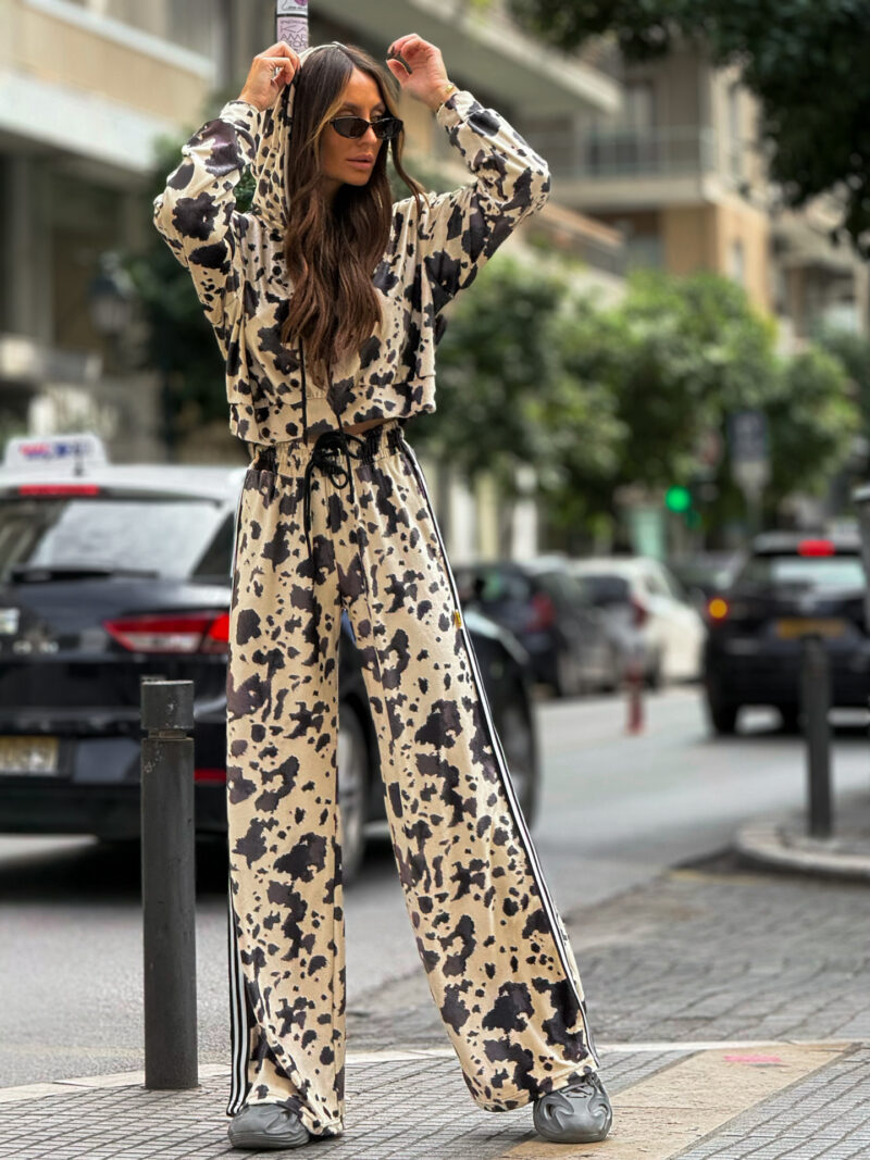 Fashion Limousine | Beige Cow Print Velvet Set Angie - Image 3