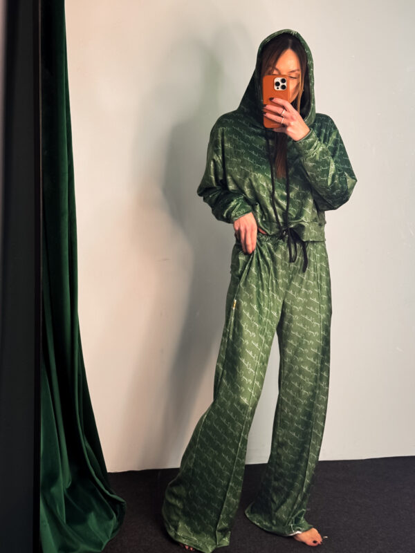 Fashion Limousine | Merry Christmas Print Velvet Set Evelyn