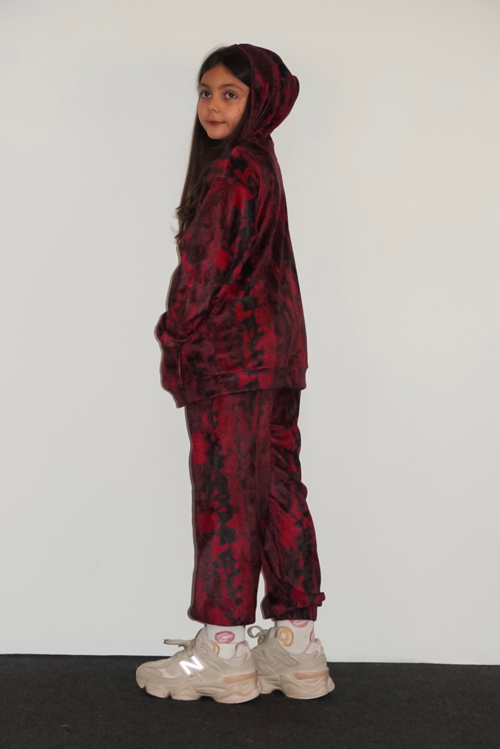 Παιδικό Βελουτέ Σετ Taylor Red Snake Skin Print - Image 2
