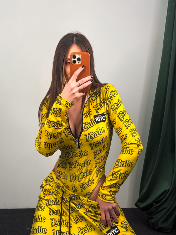 Βελουτέ Κορμάκι Lexie Yellow Babe Print