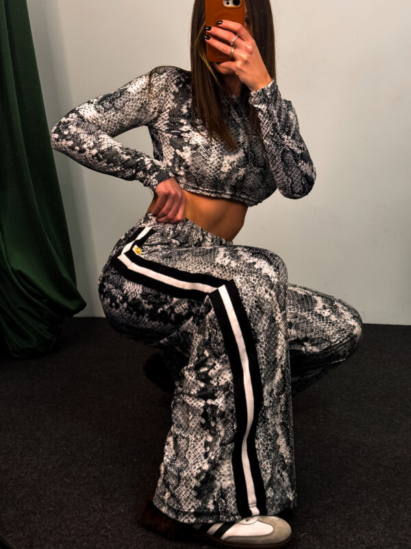 Fashion Limousine | Velvet Crop Set Sophia White Snake Skin Print