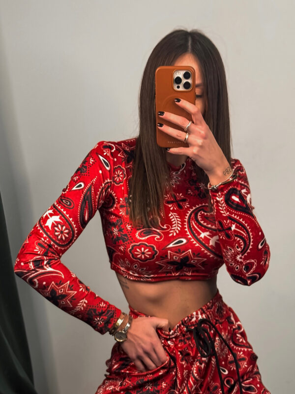 Βελουτέ Crop Top Nina Red Bandana Print