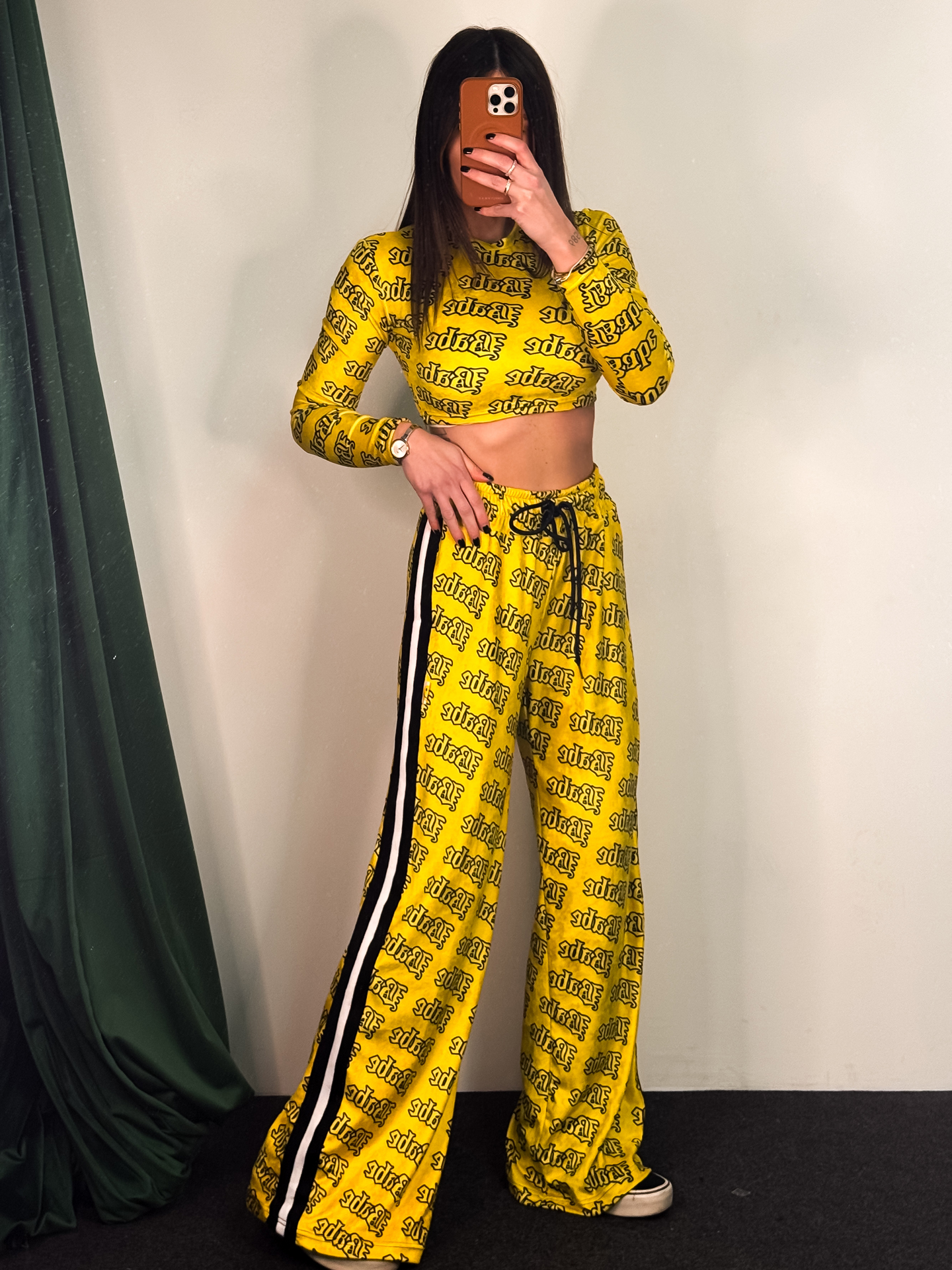 Fashion Limousine | Velvet Crop Set Sophia Yellow Babe
