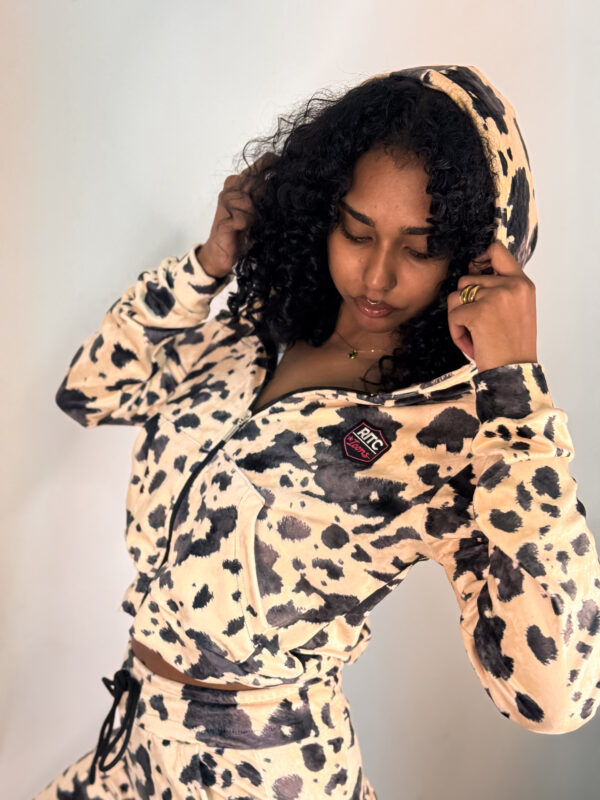 Βελουτέ Hoodie Vivian Beige Cow Print