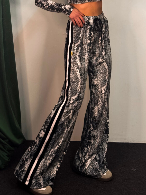 Fashion Limousine | Velvet Pants Evelyn White Snake Skin Print