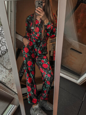 Ολόσωμη Βελουτέ Φόρμα Renata Roses Print
