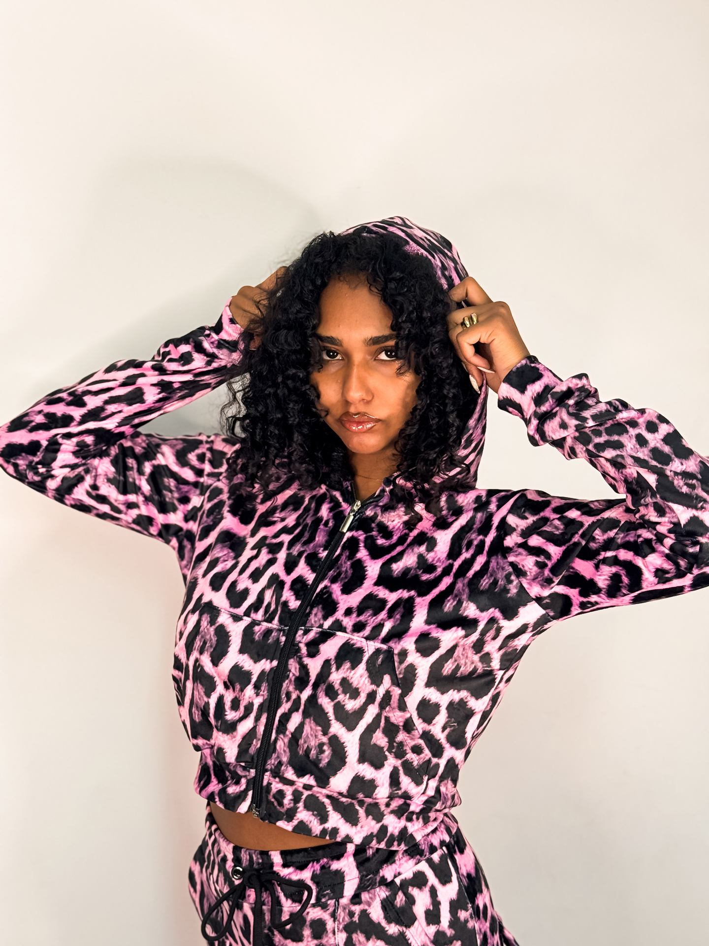 Velvet Hoodie Vivian Pink Leopard Print - Image 6