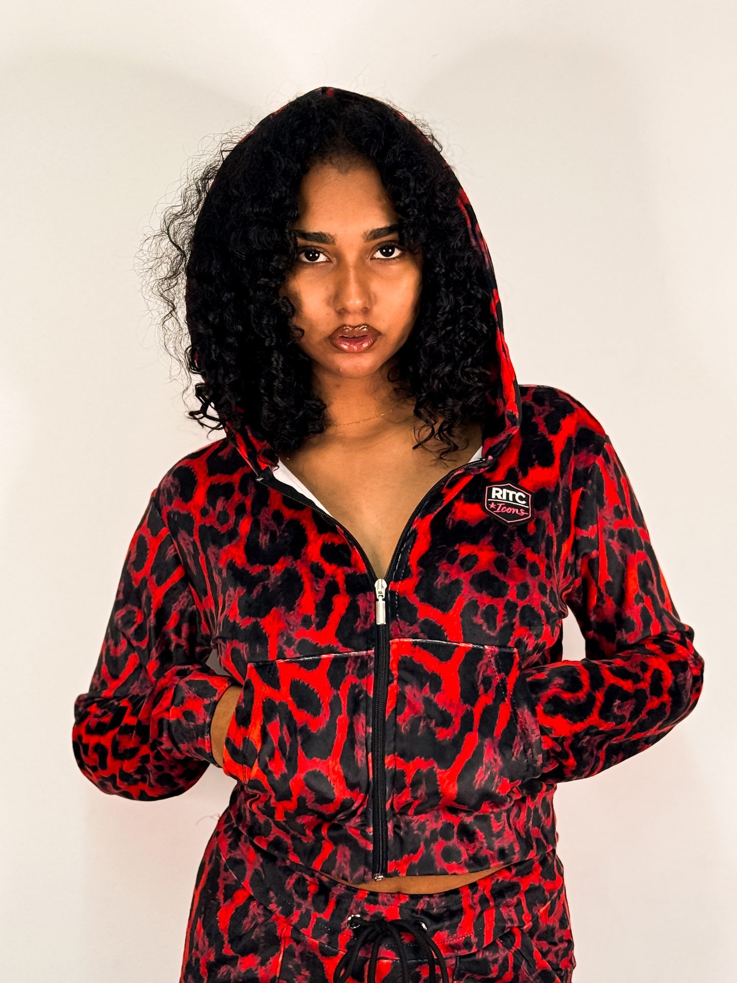 Velvet Hoodie Vivian Red Leopard Print - Image 2