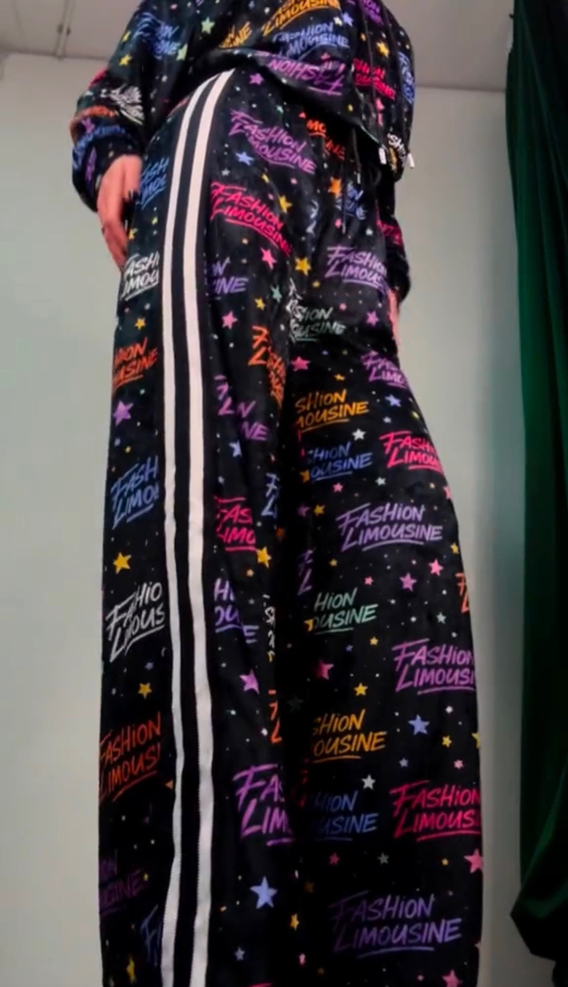 Fashion Limousine | Velvet Hoodie Set Amelia FL Logo Print - Image 3