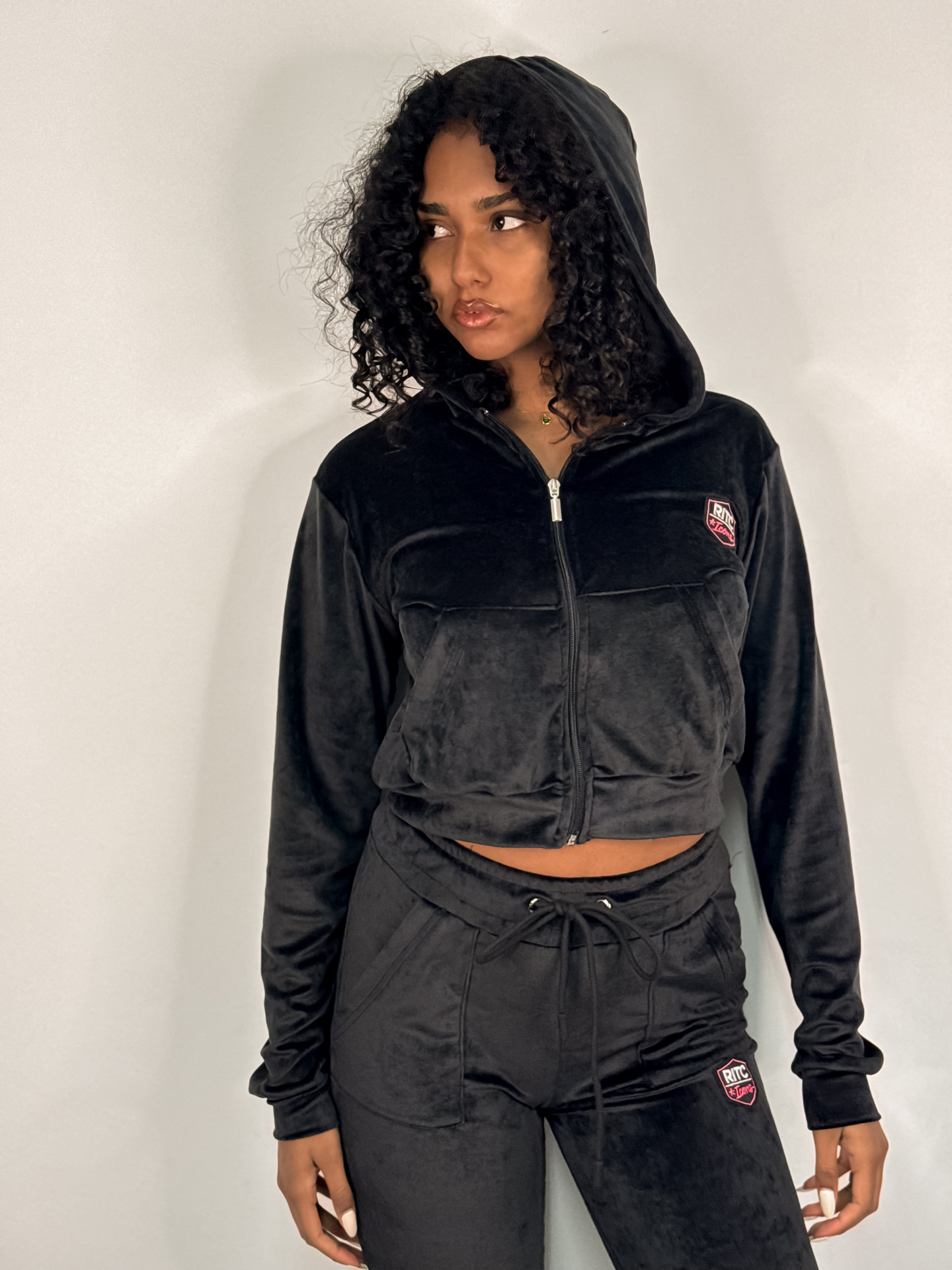 Velvet Hoodie Vivian Black - Image 5