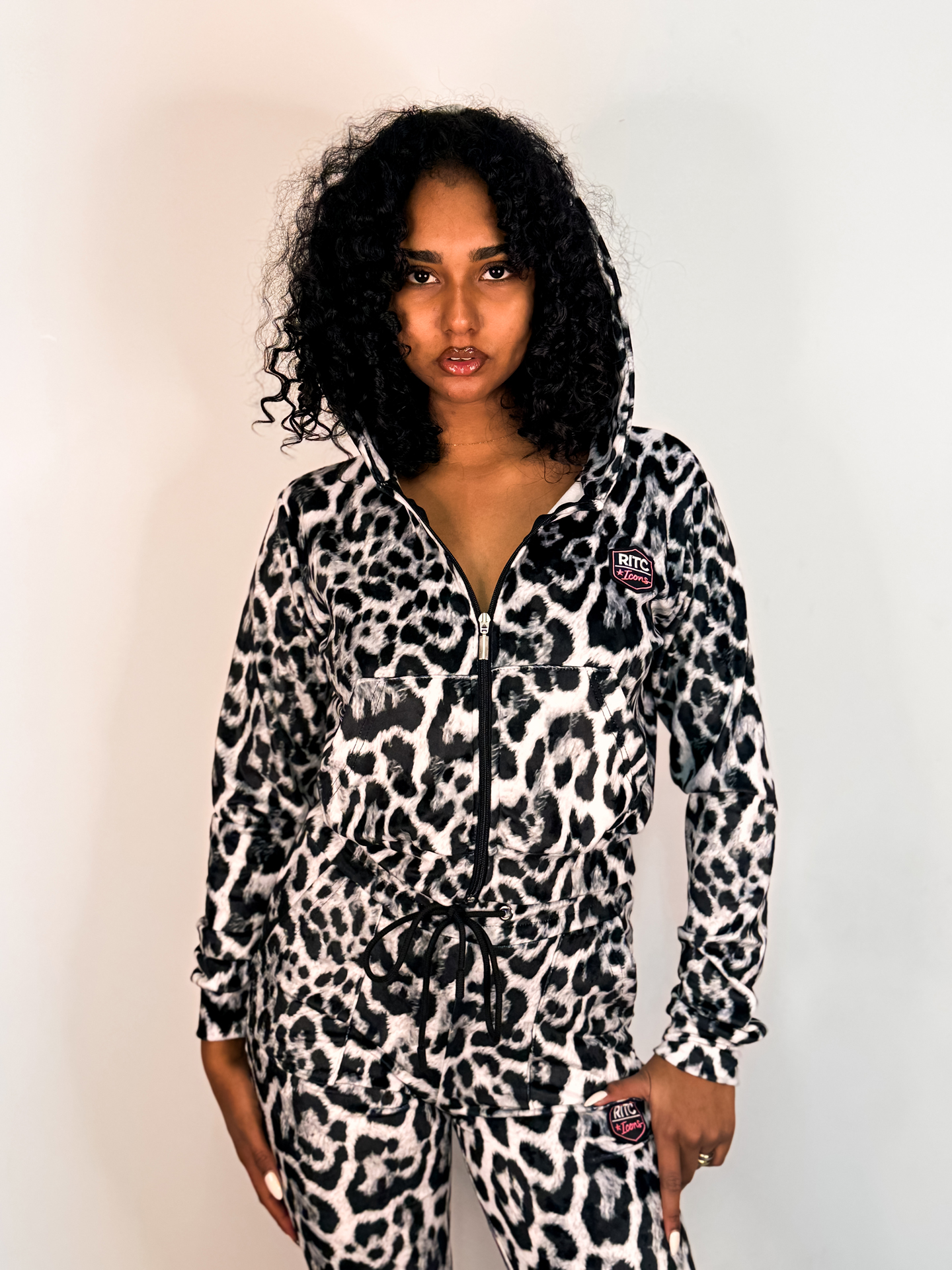 Velvet Hoodie Vivian White Leopard Print - Image 2