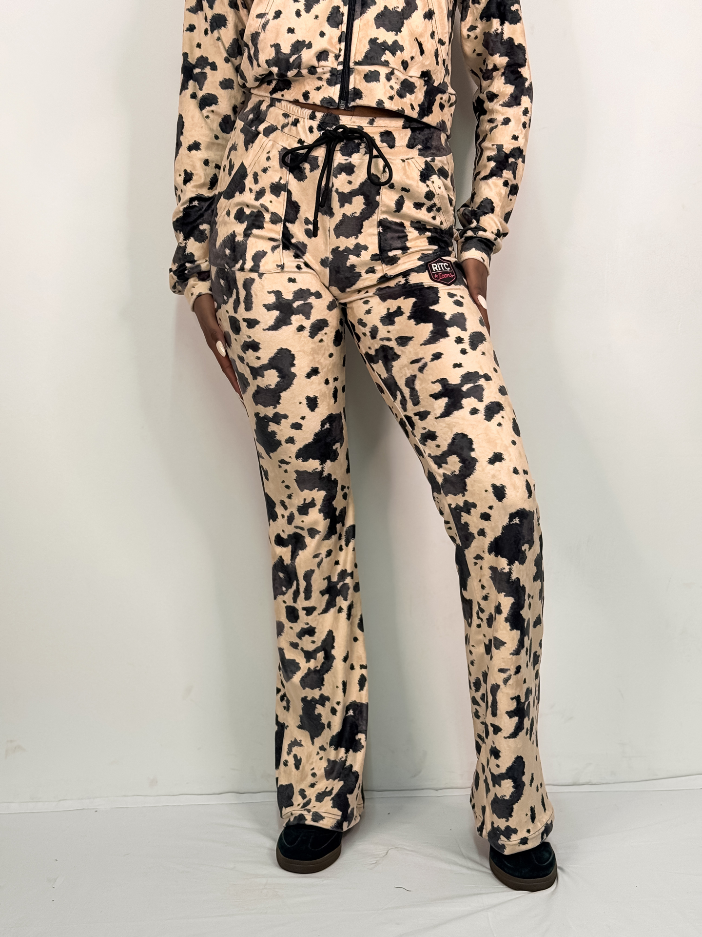 Βελουτέ Παντελόνι Vivian Beige Cow Print - Image 3