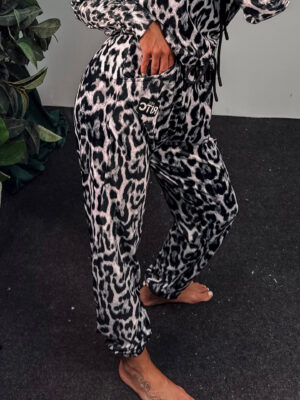 Velvet Pants Raina White Leopard Print
