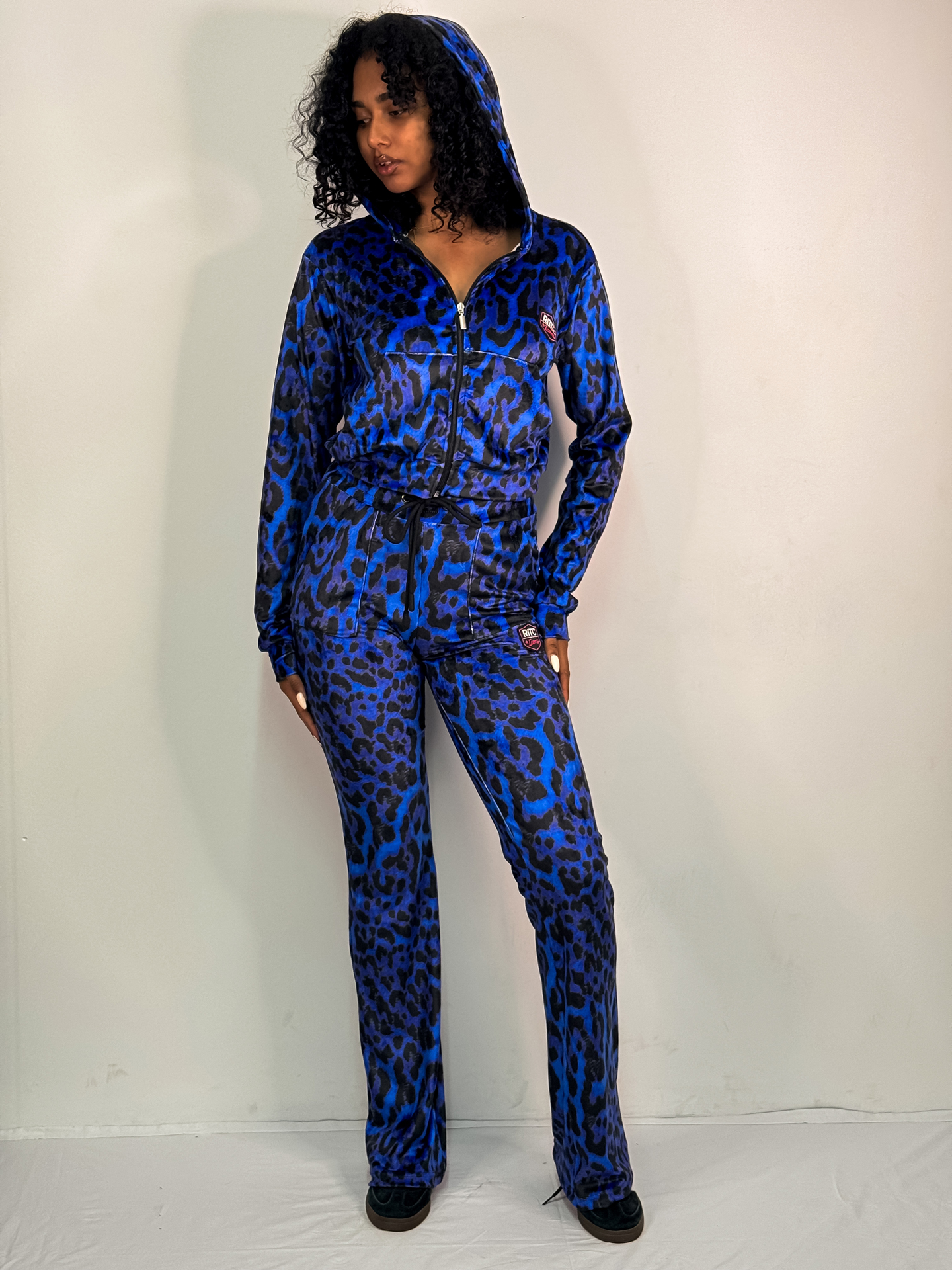 Velvet Set Vivian Blue Leopard Print - Image 6