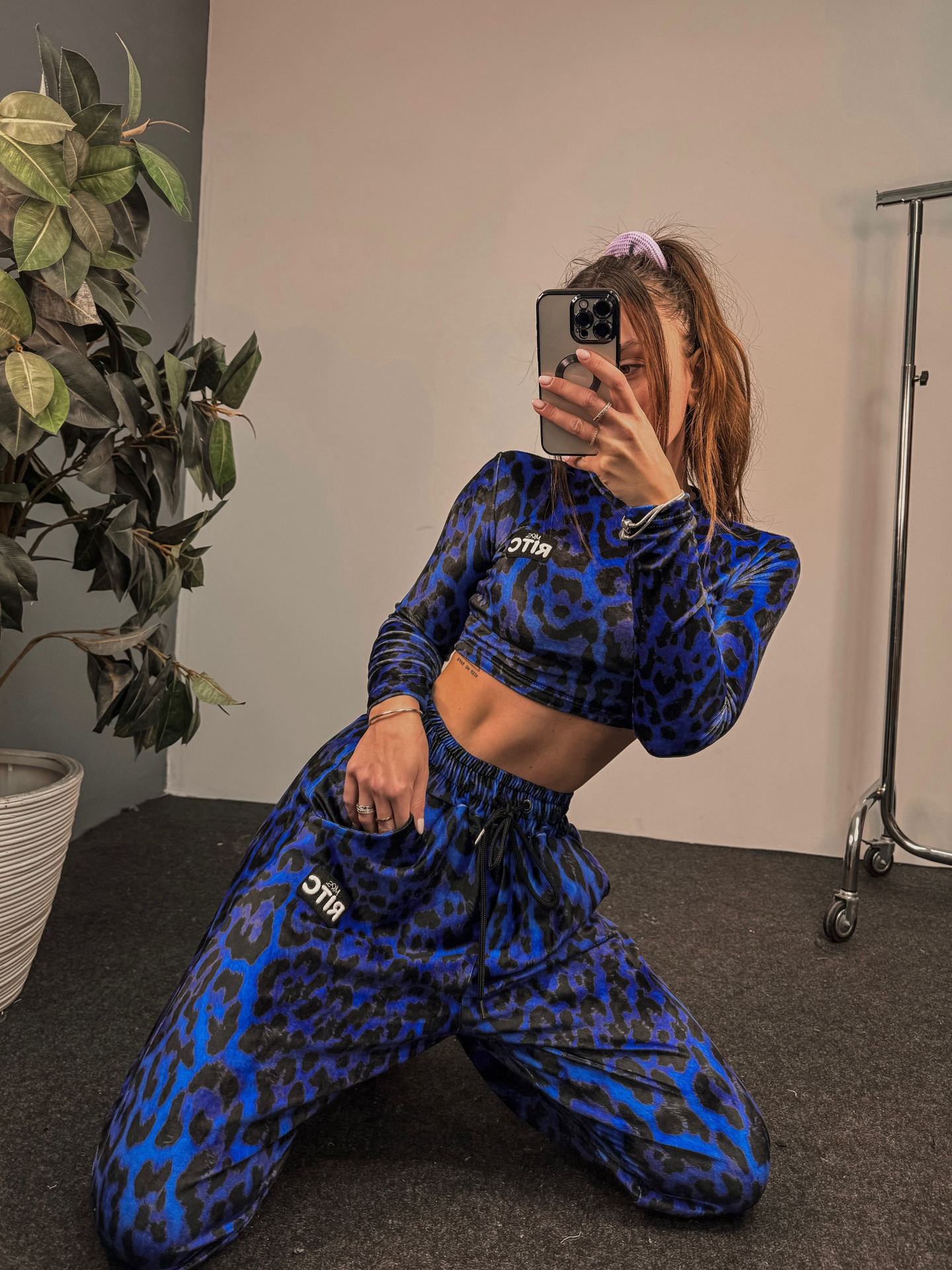 Velvet Set Nina Blue Leopard Print