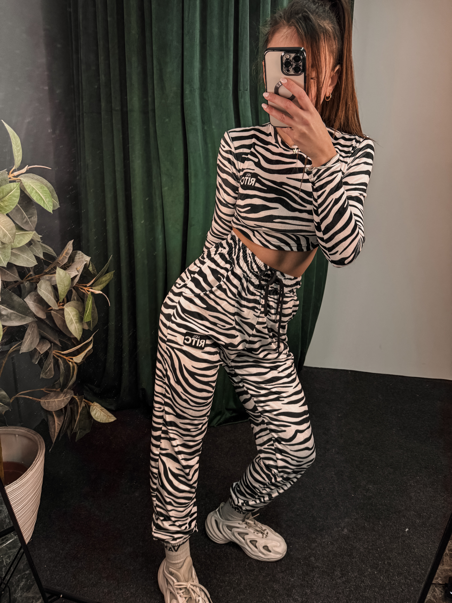 Velvet Set Nina Zebra Print - Image 2