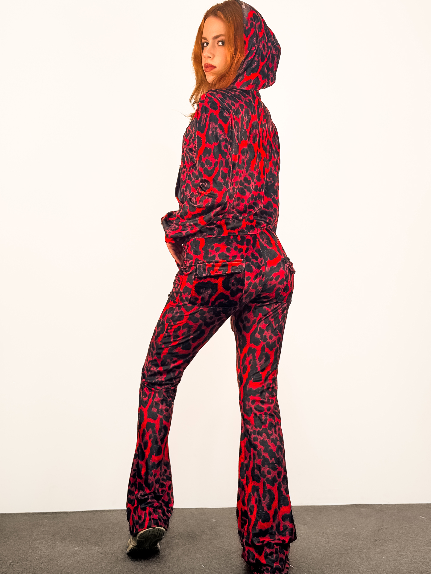 Velvet Set Vivian Red Leopard Print - Image 4