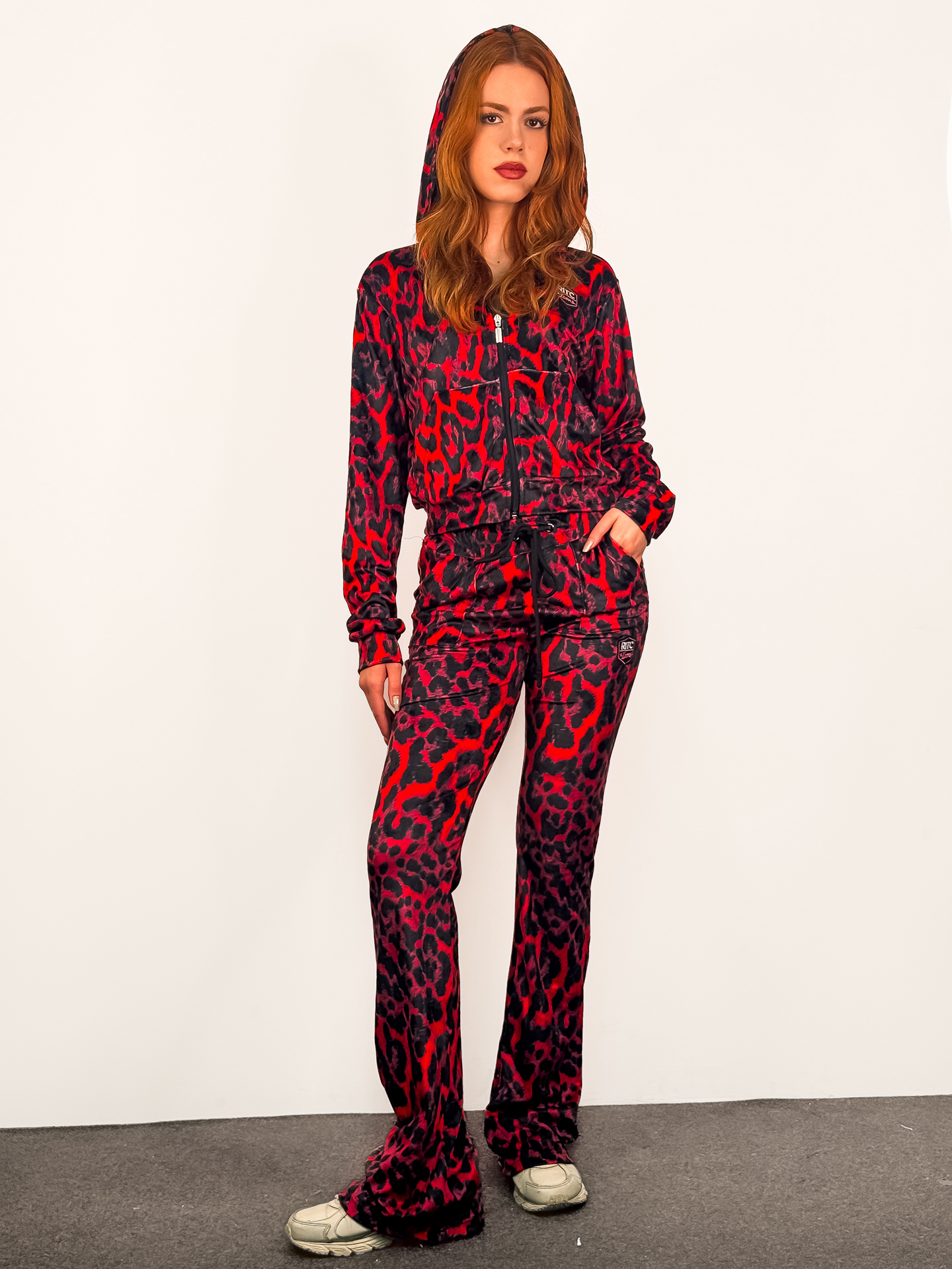 Velvet Set Vivian Red Leopard Print - Image 3