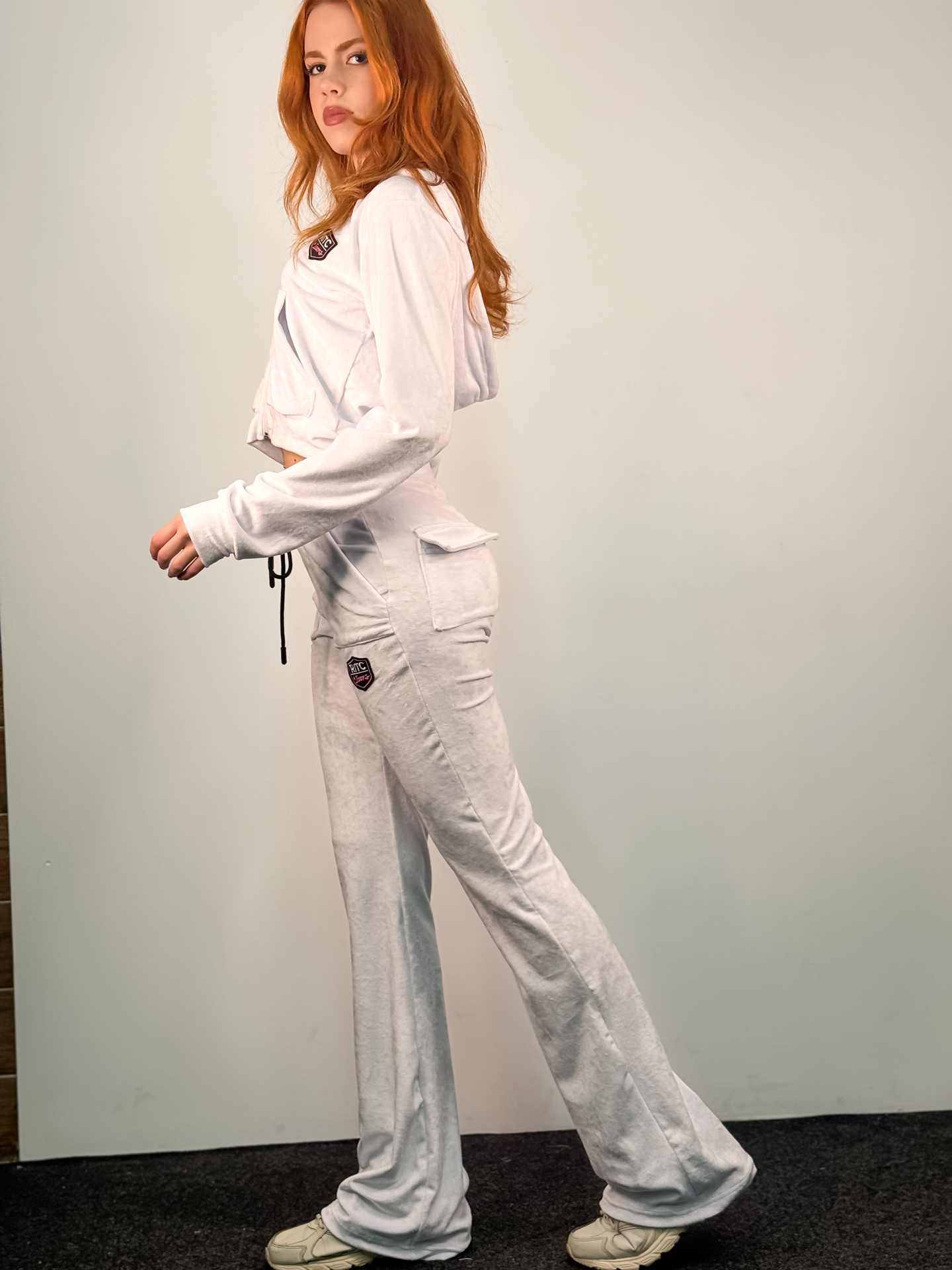 Velvet Set Vivian White - Image 4