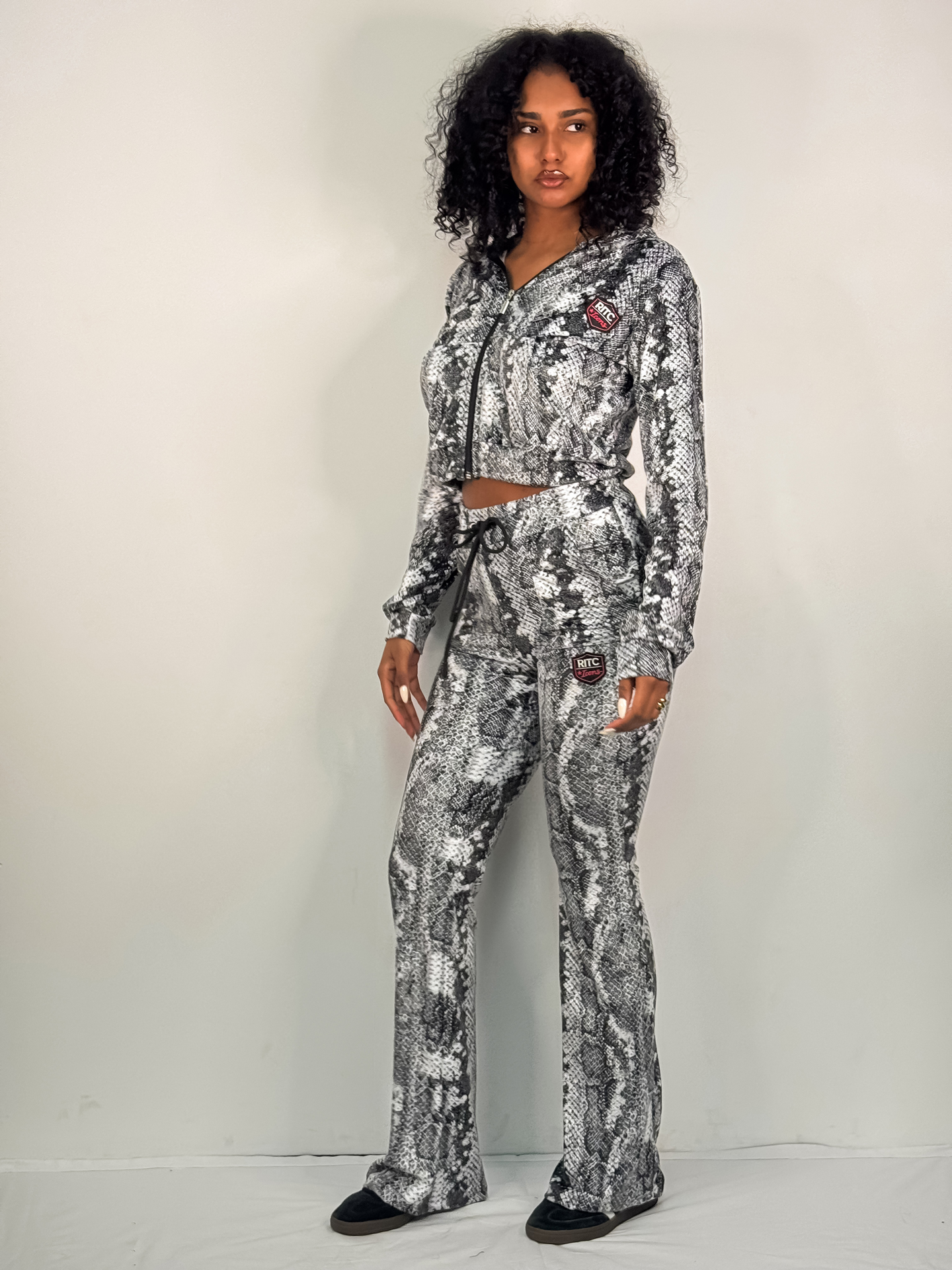 Βελουτέ Σετ Vivian White Snake Skin Print - Image 2