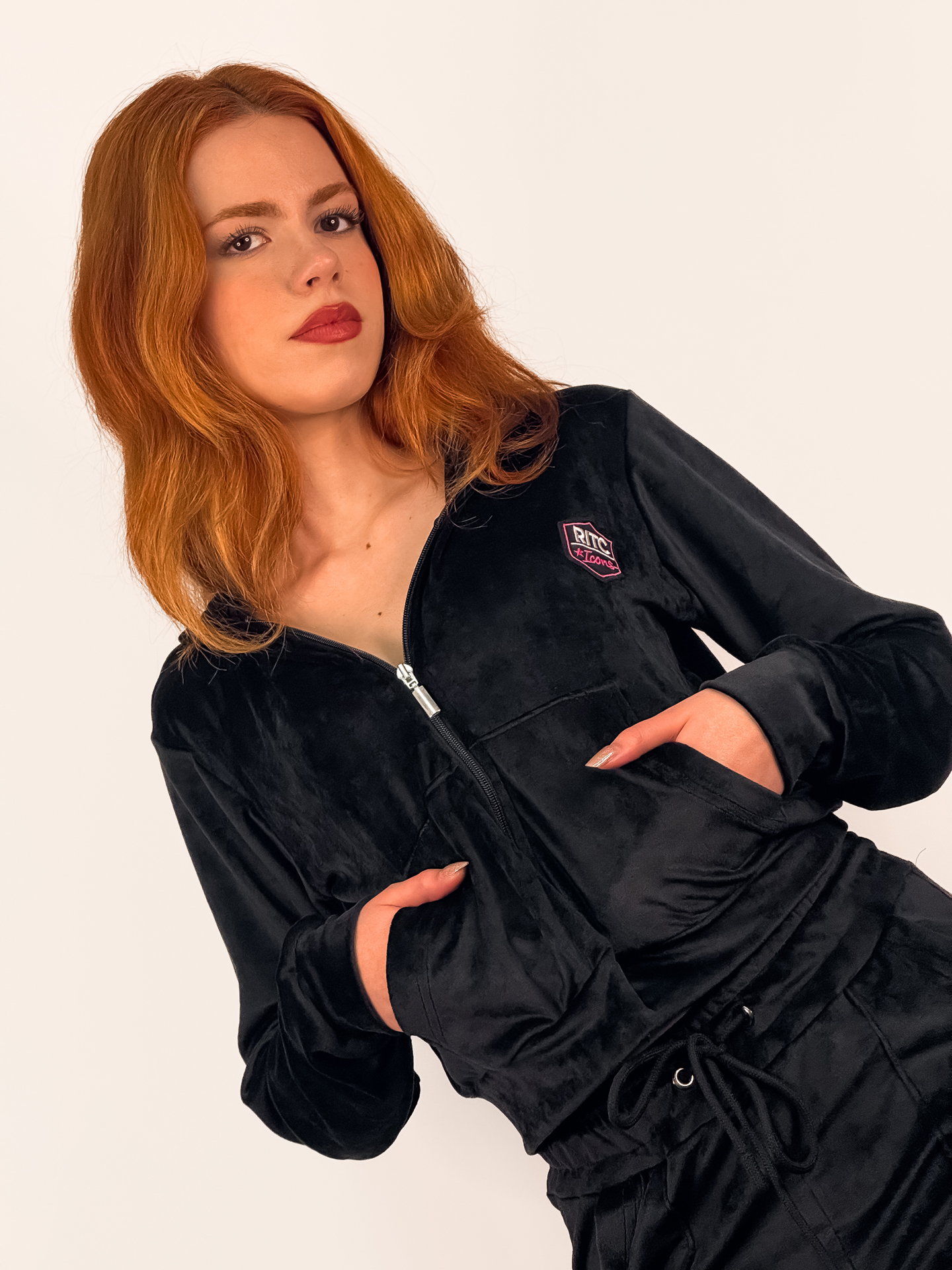 Velvet Hoodie Vivian Black - Image 3