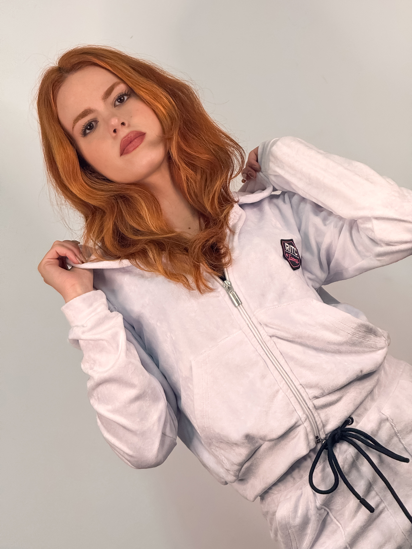 Velvet Hoodie Vivian White