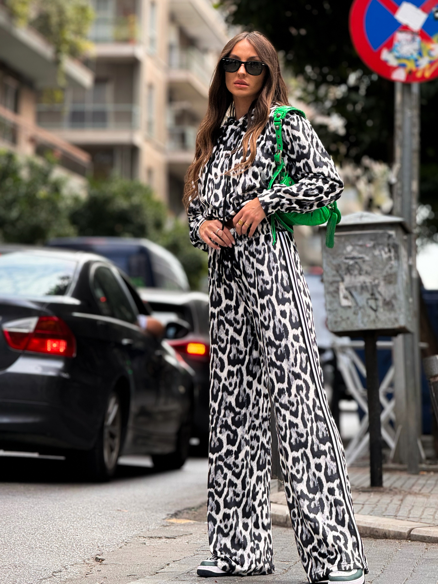 Fashion Limousine | White Leopard Print Velvet Set Angie