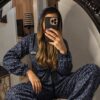 Renata Midnight Leopard Print – καθιστή λήψη 1